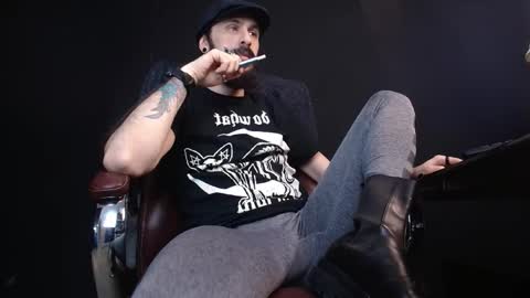 Snapshot of axelcolton chatting on 02-25-25, 06:03 AxelColton online show from 02-25-25, 06:03