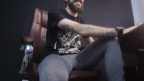 Snapshot of axelcolton chatting on 03-02-25, 08:27 AxelColton online show from 03-02-25, 08:27