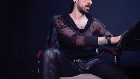 Snapshot of axelcolton chatting on 10-27-25, 11:25 AxelColton online show from 10-27-25, 11:25