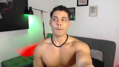 Snapshot of axell_dior chatting on 04-29-26, 01:53 axell online show from 04-29-26, 01:53