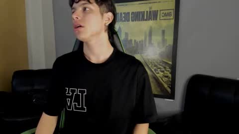 Snapshot of axelraven chatting on 12-02-24, 01:35 Axel Raven online show from 12-02-24, 01:35