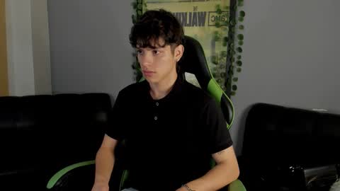 Snapshot of axelraven chatting on 12-05-24, 02:22 Axel Raven online show from 12-05-24, 02:22