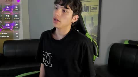 Snapshot of axelraven chatting on 12-18-24, 05:31 Axel Raven online show from 12-18-24, 05:31