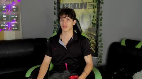 Snapshot of axelraven chatting on 12-23-24, 02:28 Axel Raven online show from 12-23-24, 02:28