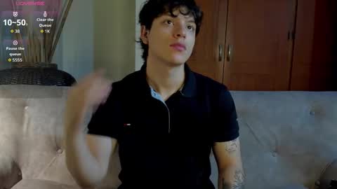 Snapshot of axelraven chatting on 09-20-25, 02:29 Axel Raven online show from 09-20-25, 02:29