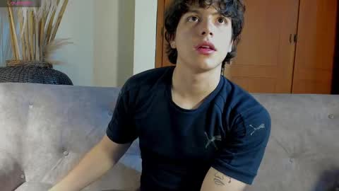 Snapshot of axelraven chatting on 10-03-25, 04:15 Axel Raven online show from 10-03-25, 04:15