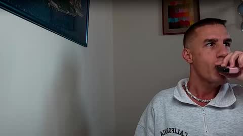 Snapshot of axl_fx chatting on 10-07-25, 05:48 Axl online show from 10-07-25, 05:48