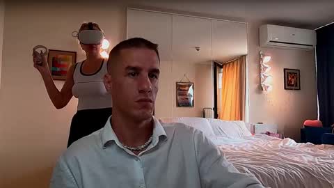 Snapshot of axl_fx chatting on 10-08-25, 08:01 Axl online show from 10-08-25, 08:01