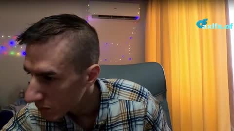 Axl online show from 03-09-26, 05:11