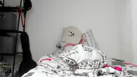 Snapshot of axl_kush_ chatting on 06-17-26, 12:18 Axel Kush online show from 06-17-26, 12:18