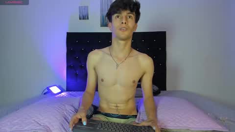 Snapshot of axxxel_twink chatting on 02-27-26, 04:23 Axxxel online show from 02-27-26, 04:23
