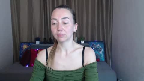 Snapshot of ay_kiss_jully chatting on 03-08-25, 05:01 Jully online show from 03-08-25, 05:01