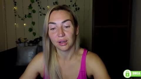 Snapshot of ay_kiss_jully chatting on 09-15-25, 05:35 Jully online show from 09-15-25, 05:35