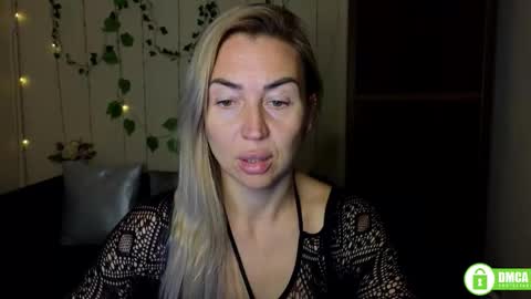 Snapshot of ay_kiss_jully chatting on 09-28-25, 05:29 Jully online show from 09-28-25, 05:29