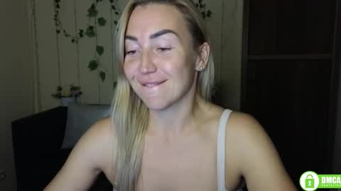 Snapshot of ay_kiss_jully chatting on 10-12-25, 05:23 Jully online show from 10-12-25, 05:23