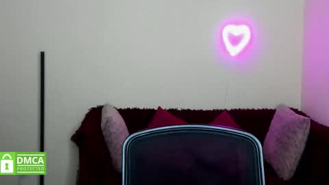 Snapshot of ay_kiss_jully chatting on 10-17-25, 05:43 Jully online show from 10-17-25, 05:43