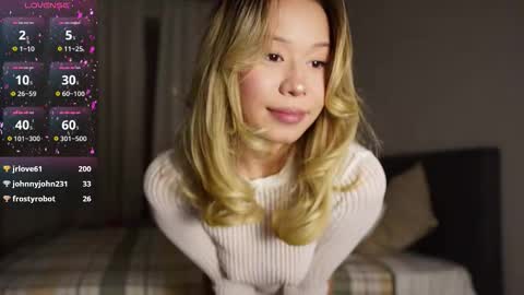 Snapshot of aya__hitakayama chatting on 11-18-25, 11:37 Aya online show from 11-18-25, 11:37