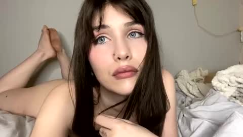 Snapshot of ayaderen chatting on 01-16-25, 10:02 im Aya welcome to my room online show from 01-16-25, 10:02