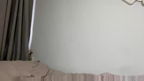 Snapshot of ayaderen chatting on 11-05-25, 09:09 im Aya welcome to my room online show from 11-05-25, 09:09