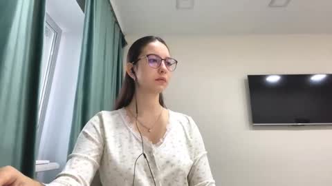 Snapshot of ayakoslotemaker chatting on 10-29-25, 05:31 Allison online show from 10-29-25, 05:31