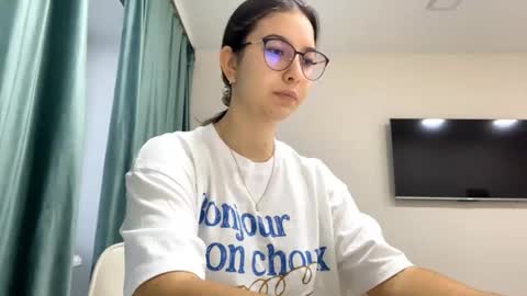 Snapshot of ayakoslotemaker chatting on 11-14-25, 07:29 Allison online show from 11-14-25, 07:29