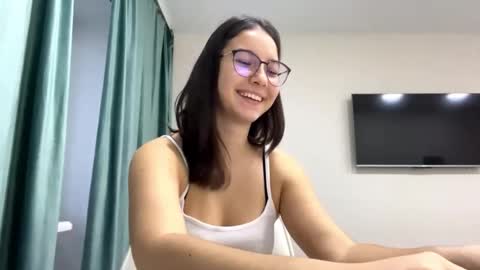 Snapshot of ayakoslotemaker chatting on 11-18-25, 08:19 Allison online show from 11-18-25, 08:19