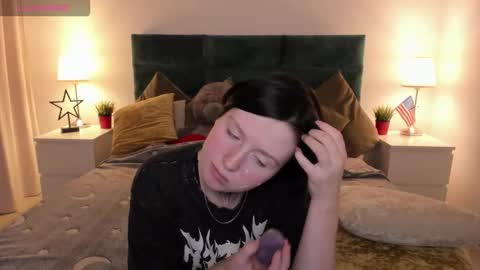 Snapshot of ayakskalermons chatting on 11-11-25, 02:17 ayaks online show from 11-11-25, 02:17