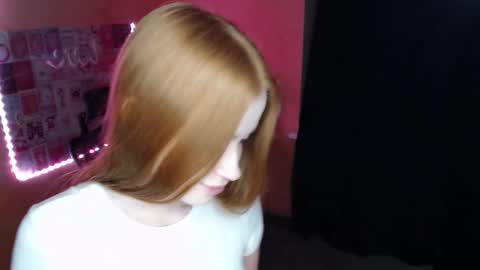 Snapshot of ayanagrrace chatting on 12-16-25, 06:57 Aya online show from 12-16-25, 06:57