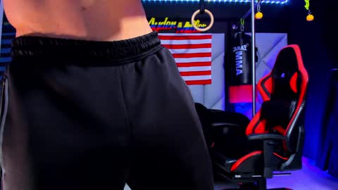 Snapshot of aydenmillerdom chatting on 01-28-25, 12:36 Ayden Miller online show from 01-28-25, 12:36