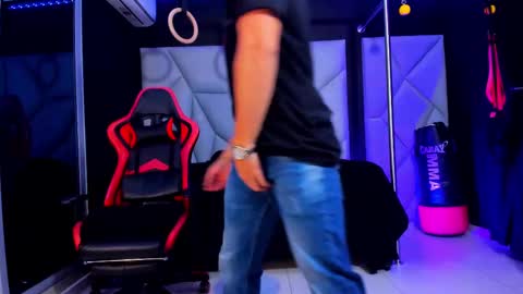 Snapshot of aydenmillerdom chatting on 02-22-25, 01:35 Ayden Miller online show from 02-22-25, 01:35