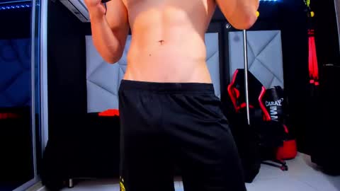 Snapshot of aydenmillerdom chatting on 02-24-25, 01:10 Ayden Miller online show from 02-24-25, 01:10