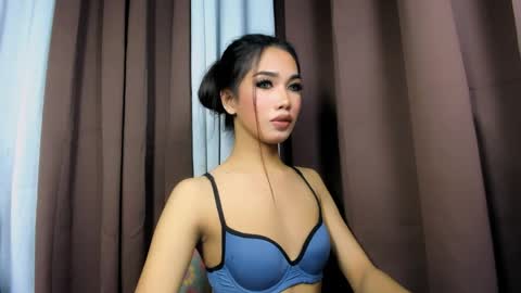 ur lovely ayi  online show from 04-04-26, 01:41