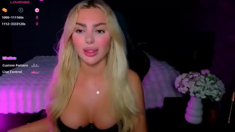 Snapshot of ayla_demir chatting on 06-20-26, 08:00 Ayla Demir online show from 06-20-26, 08:00
