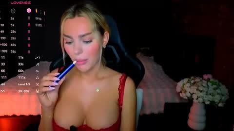 Snapshot of ayla_demir chatting on 07-09-26, 08:13 Ayla Demir online show from 07-09-26, 08:13