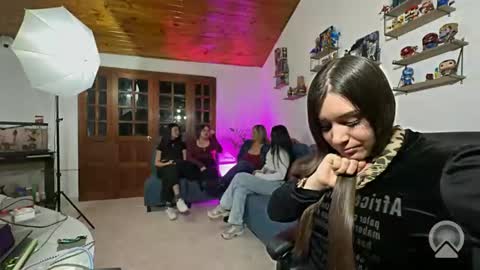 nany online show from 02-12-26, 07:58