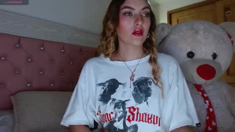 Snapshot of ayleen_m chatting on 09-22-25, 03:19 AYLEEN online show from 09-22-25, 03:19