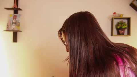 SOPHY ROGERS online show from 12-19-25, 01:34