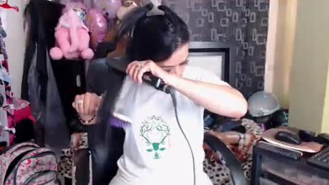 AyleenZJ online show from 12-31-24, 06:46