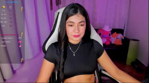 Snapshot of aylenmiller_ chatting on 10-08-25, 02:20 Aylen online show from 10-08-25, 02:20