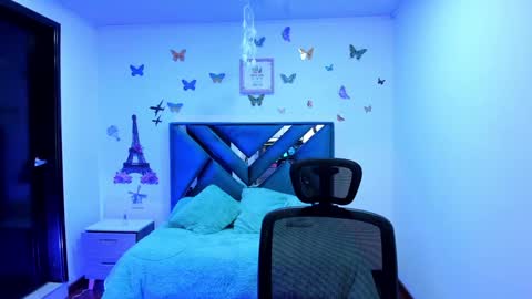 Snapshot of aylin_diazz chatting on 12-28-24, 09:19 Aylin online show from 12-28-24, 09:19