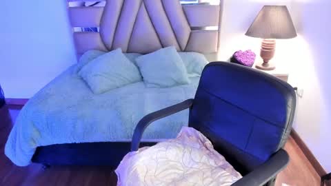 Snapshot of aylin_diazz chatting on 03-03-25, 09:05 Aylin online show from 03-03-25, 09:05