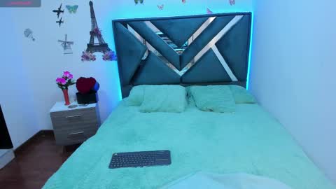 Snapshot of aylin_diazz chatting on 09-13-25, 01:55 Aylin online show from 09-13-25, 01:55