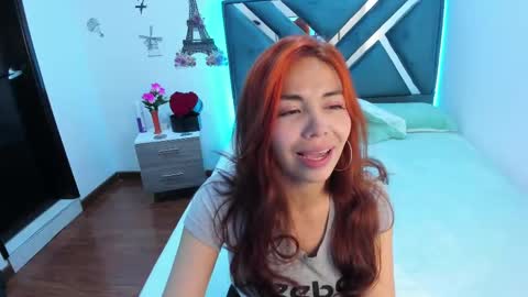 Snapshot of aylin_diazz chatting on 09-17-25, 01:24 Aylin online show from 09-17-25, 01:24