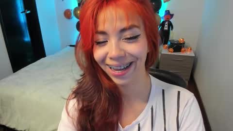 Snapshot of aylin_diazz chatting on 10-15-25, 01:44 Aylin online show from 10-15-25, 01:44