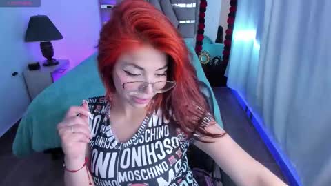 Snapshot of aylin_diazz chatting on 11-14-25, 03:00 Aylin online show from 11-14-25, 03:00