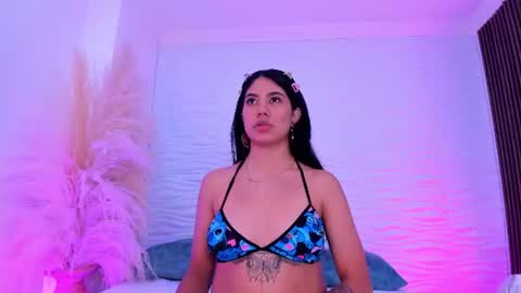 aylinlove_ online show from 06-10-26, 12:26