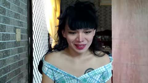 Snapshot of aymkyline chatting on 11-12-25, 02:01 aymkyline online show from 11-12-25, 02:01