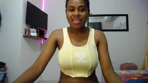 Snapshot of aynaraross1 chatting on 02-24-25, 04:27 aynaraross1 online show from 02-24-25, 04:27