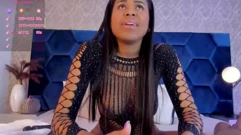 Snapshot of aynaraross1 chatting on 11-20-25, 04:23 aynaraross1 online show from 11-20-25, 04:23