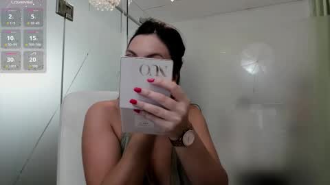 Snapshot of ayumilove chatting on 11-08-25, 05:18 Ayumi online show from 11-08-25, 05:18